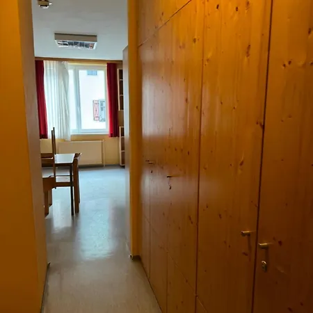 Gaestehaus Schloss Leopoldstein Rum i privatbostad