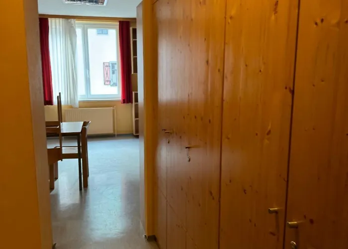 Gaestehaus Schloss Leopoldstein Rum i privatbostad