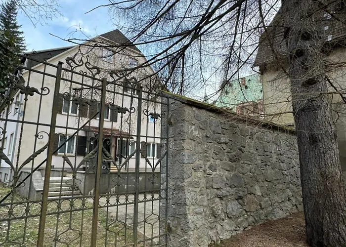 Rum i privatbostad Gaestehaus Schloss Leopoldstein Eisenerz